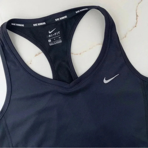 𝅺NIKE - Woman’s DRI  Fit Racerback Tank size small - Picture 3 of 3